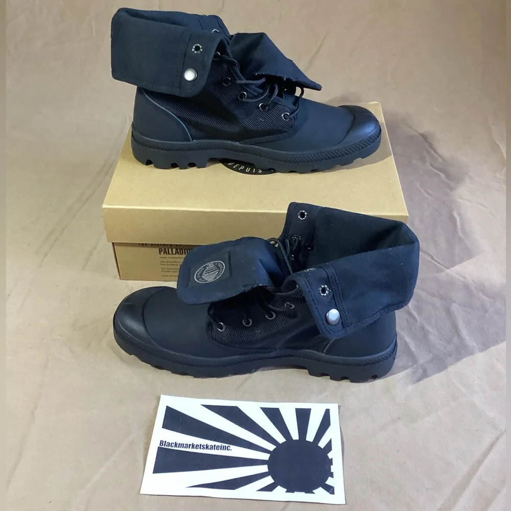 Palladium Monochrome Baggy II 02521 068 Black / Metal UO Men's Size 9.5